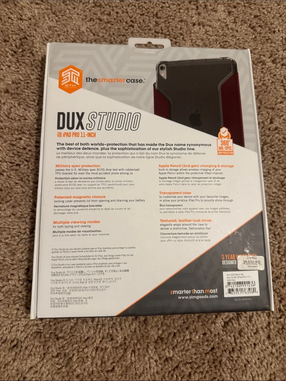 Dux Studio Case for iPad Pro 11-inch - Black with Burgundy Interior